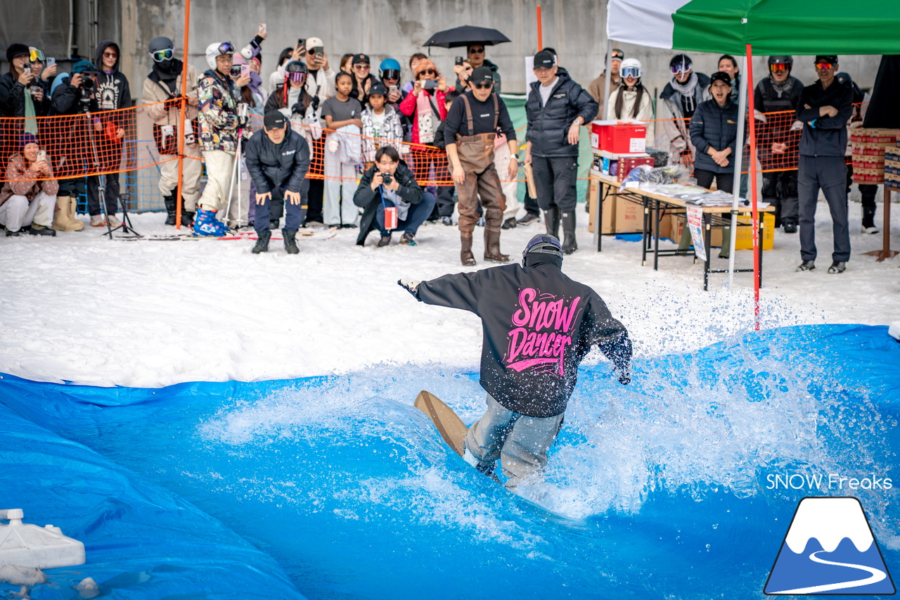 富良野スキー場｜いよいよインターナショナルなイベントに？！春シーズン恒例『第13回 Pond Skimming 池渡り』開催～♪